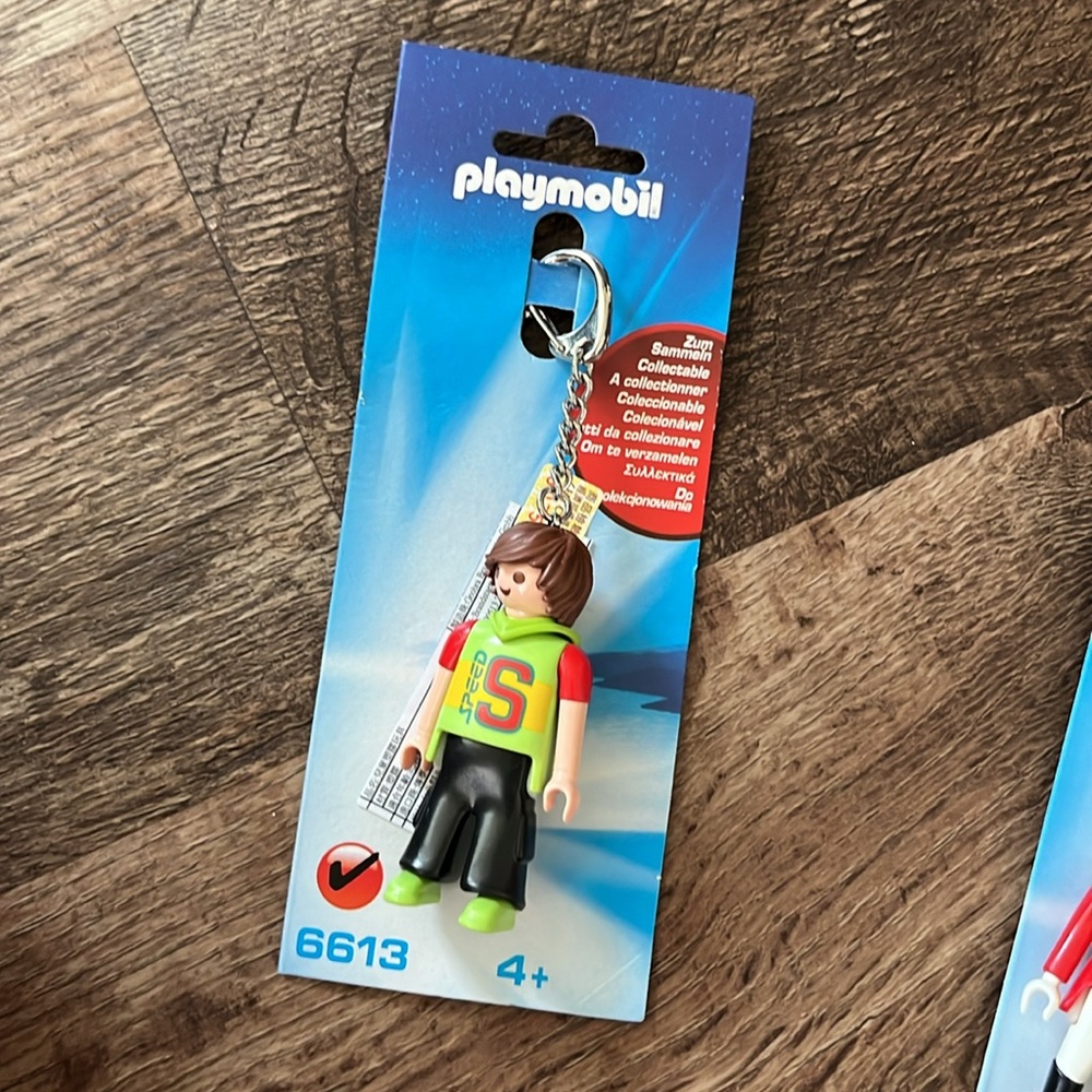 PLAYMOBIL Lego 6613 Skateboarder Action Figure Key Chain - Picture 3 of 8